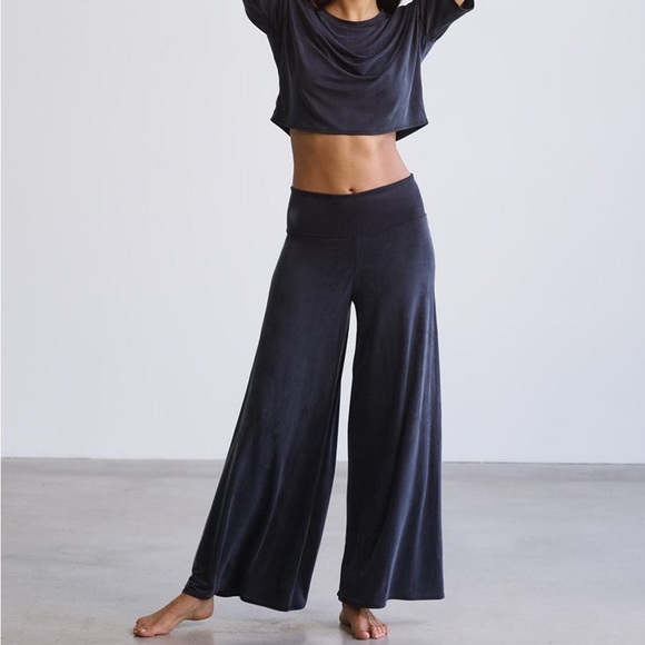 COMMANDO || Vegan Silk Wide-Leg Pants in Steel Blue - SZ XS 💫RARE💫 - Picture 2 of 8